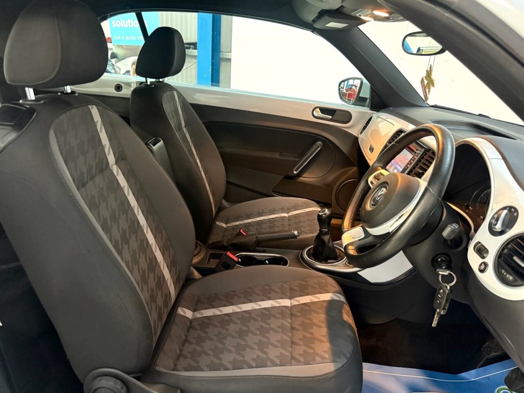 Used Volkswagen Beetle 2017 for sale - 77110893: Photo 17