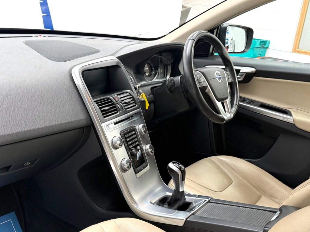 Used Volvo XC60 2017 for sale - 78153826: Photo 4