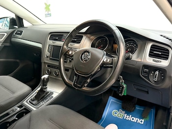 Used Volkswagen Golf 2015 for sale - 76604736: Photo