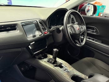 Used Honda HR-V 2017 for sale - 78358095: Photo