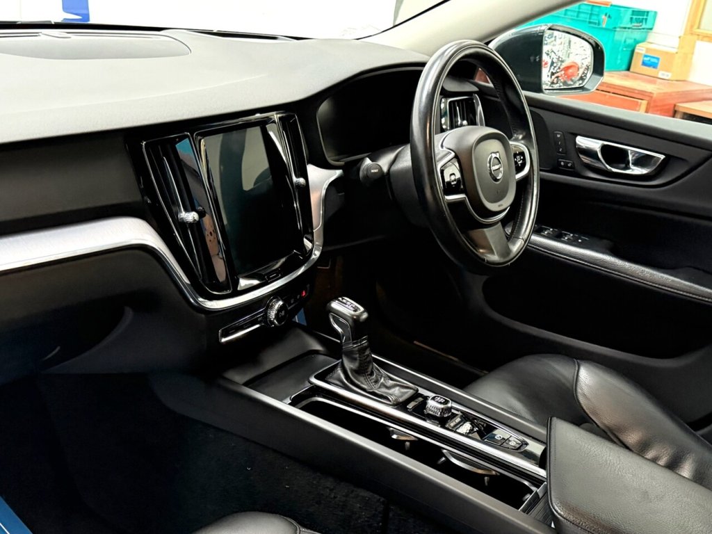 Used Volvo V60 2019 for sale - 77806306: Photo 4