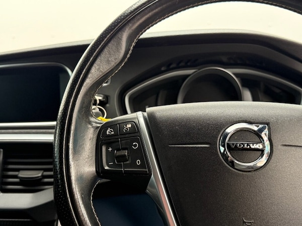 Used Volvo V40 2018 for sale - 75642748: Photo 14