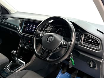 Used Volkswagen T-Roc 2019 for sale - 79722581: Photo