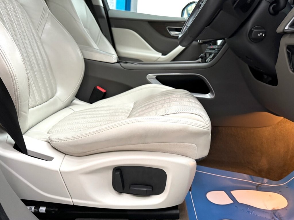 Used Jaguar F-Pace 2017 for sale - 77849569: Photo 16