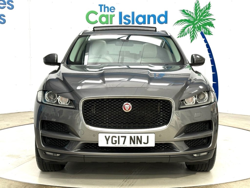 Used Jaguar F-Pace 2017 for sale - 77849569: Photo 2