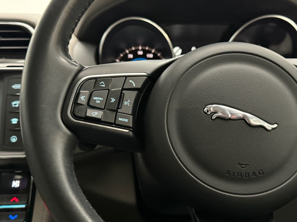 Used Jaguar F-Pace 2017 for sale - 77849569: Photo 22