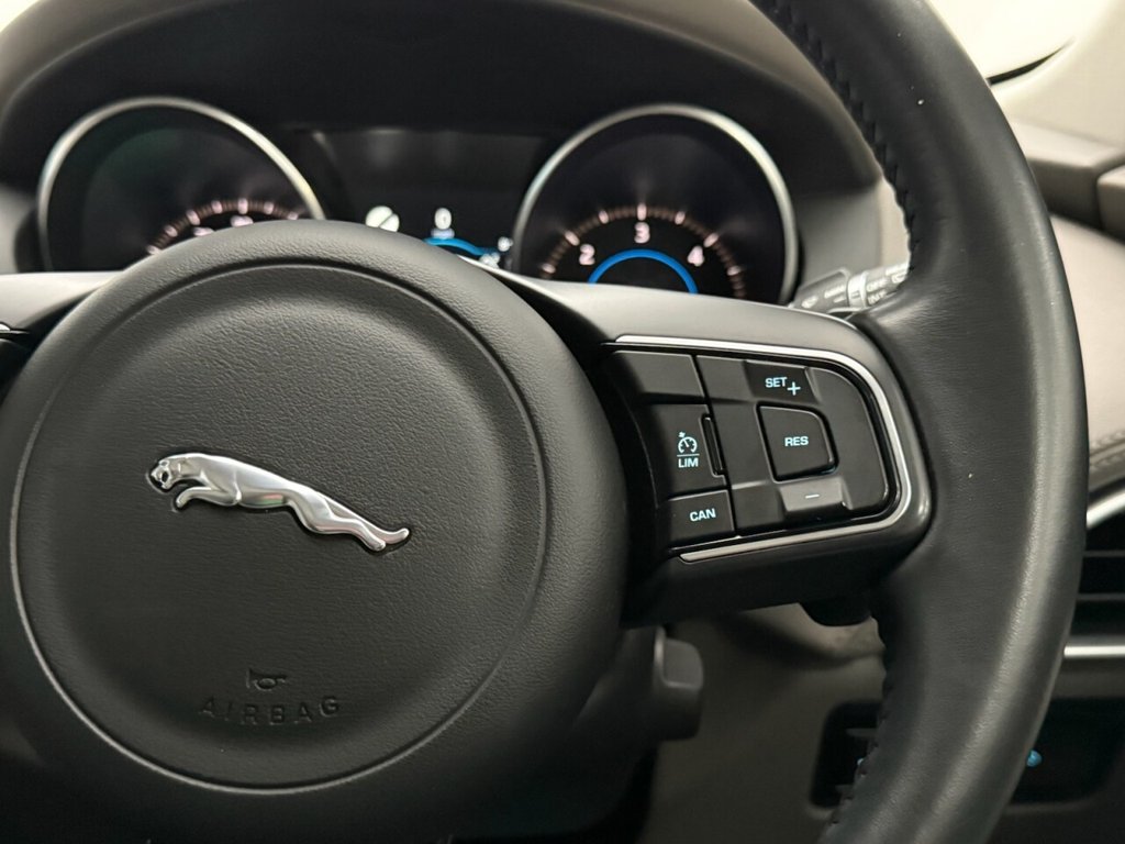 Used Jaguar F-Pace 2017 for sale - 77849569: Photo 23