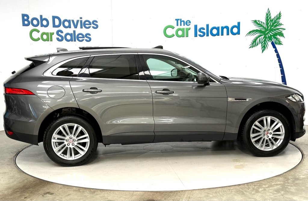 Used Jaguar F-Pace 2017 for sale - 77849569: Photo 9