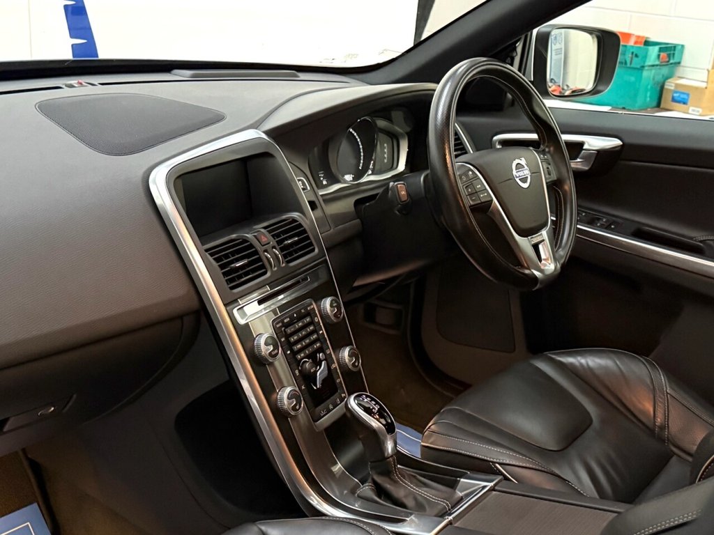 Used Volvo XC60 2017 for sale - 77027457: Photo 4