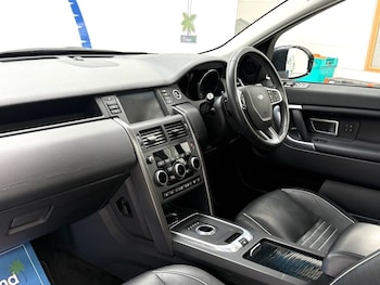 Used Land Rover Discovery Sport 2017 for sale - 78372337: Photo