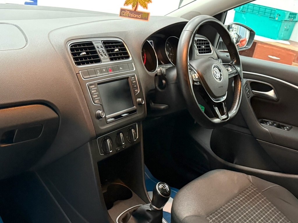 Used Volkswagen Polo 2017 for sale - 76470255: Photo 4