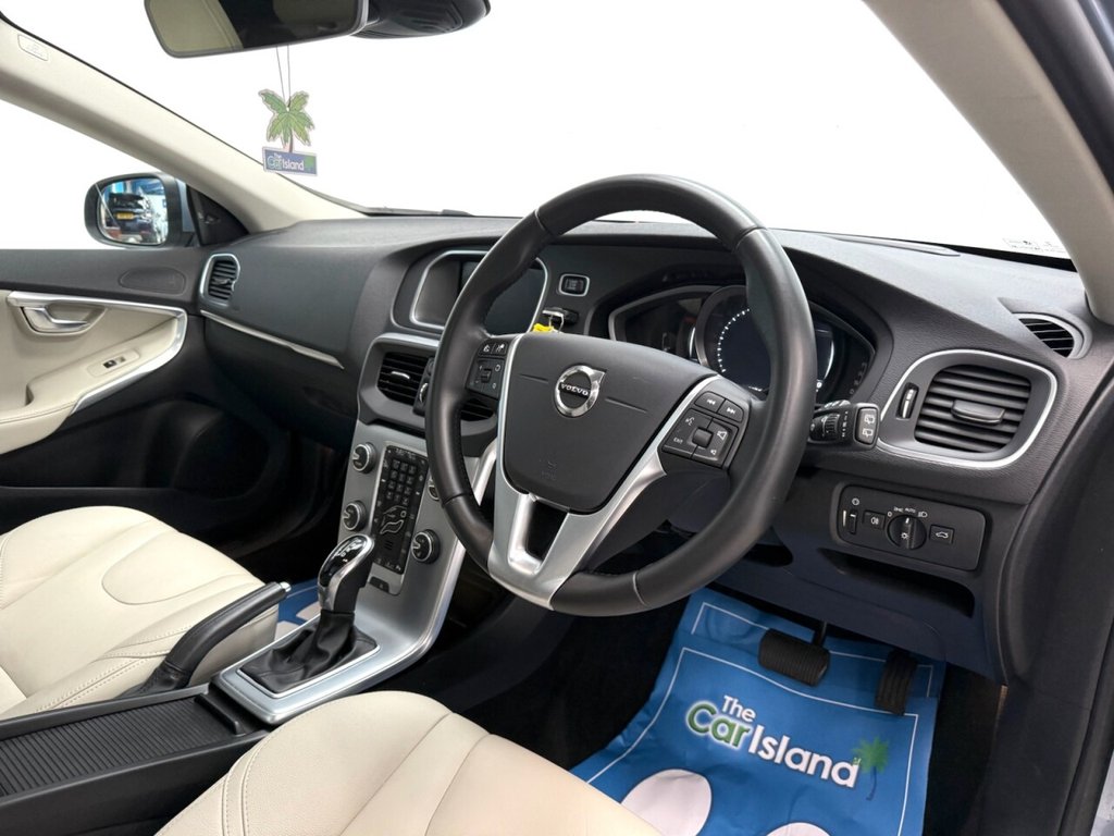 Used Volvo V40 2019 for sale - 76569760: Photo 15