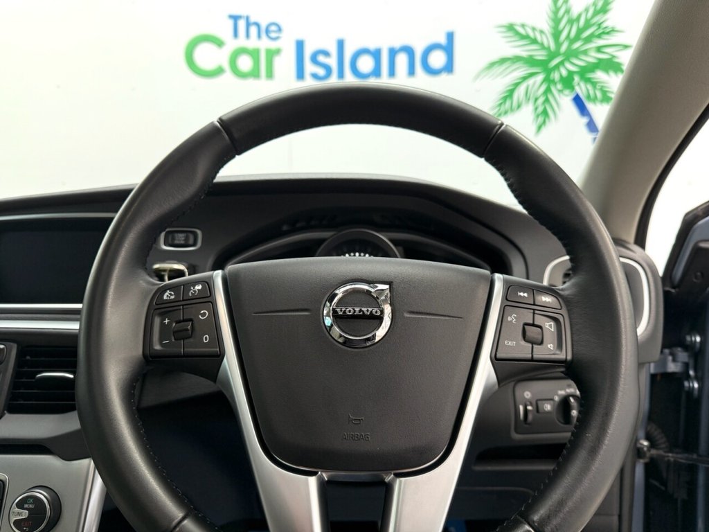 Used Volvo V40 2019 for sale - 76569760: Photo 21