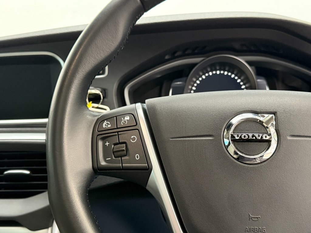 Used Volvo V40 2019 for sale - 76569760: Photo 22