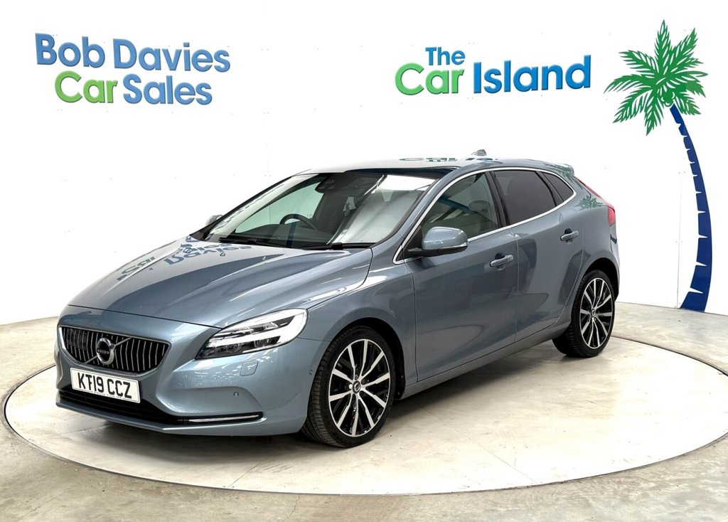 Used Volvo V40 2019 for sale - 76569760: Photo 3