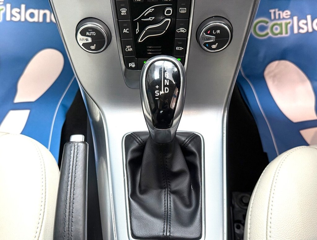 Used Volvo V40 2019 for sale - 76569760: Photo 31