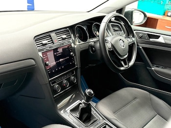 Used Volkswagen Golf 2017 for sale - 78738482: Photo