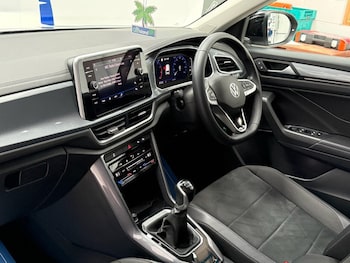 Used Volkswagen T-Roc 2022 for sale - 79313538: Photo