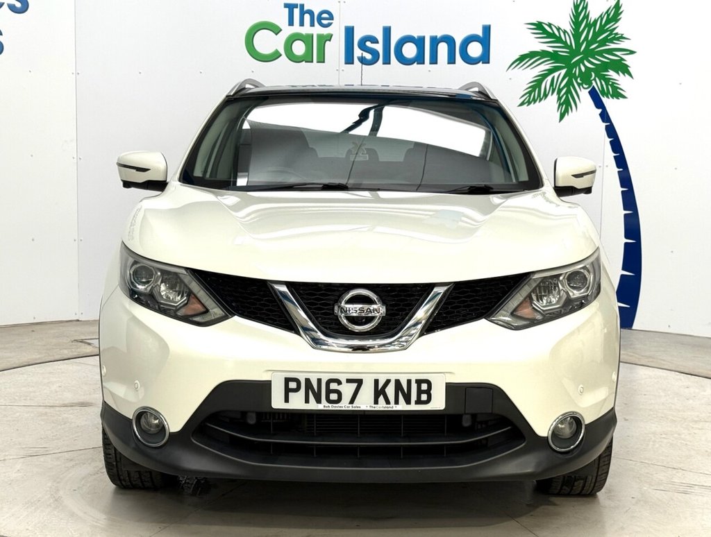 Used Nissan Qashqai 2017 for sale - 77421720: Photo 2