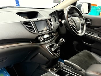 Used Honda CR-V 2018 for sale - 77680780: Photo