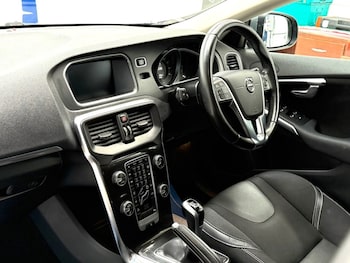 Used Volvo V40 2019 for sale - 79530900: Photo