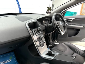 Used Volvo XC60 2017 for sale - 75630889: Photo