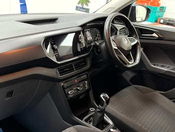 Used Volkswagen T-Cross 2020 for sale - 77667638: Photo