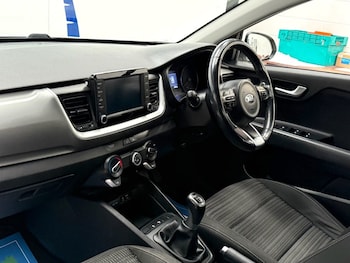 Used Kia Stonic 2019 for sale - 77792412: Photo