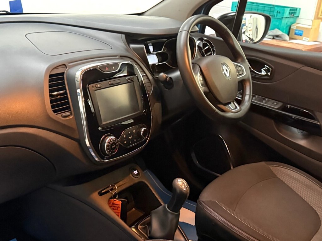Used Renault Captur 2017 for sale - 77436504: Photo 4