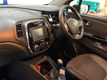 Used Renault Captur 2017 for sale - 77436504: Photo