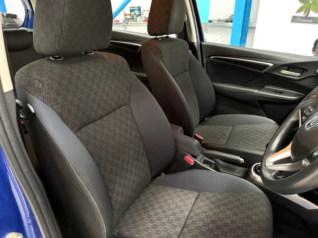 Used Honda Jazz 2017 for sale - 76132908: Photo 17