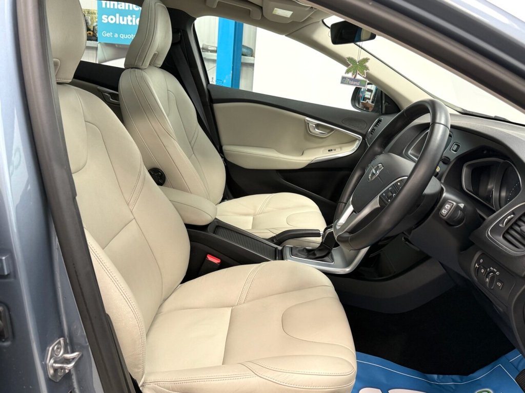 Used Volvo V40 2019 for sale - 76923357: Photo 17