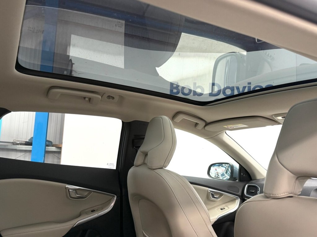 Used Volvo V40 2019 for sale - 76923357: Photo 19