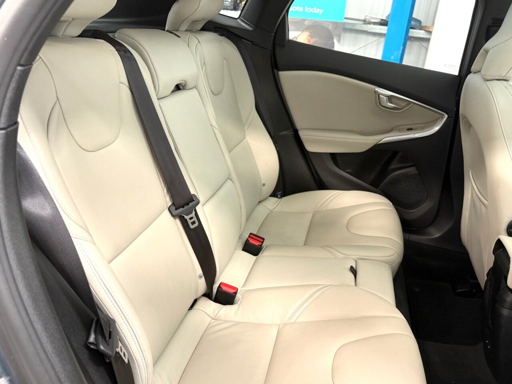 Used Volvo V40 2019 for sale - 76923357: Photo 33