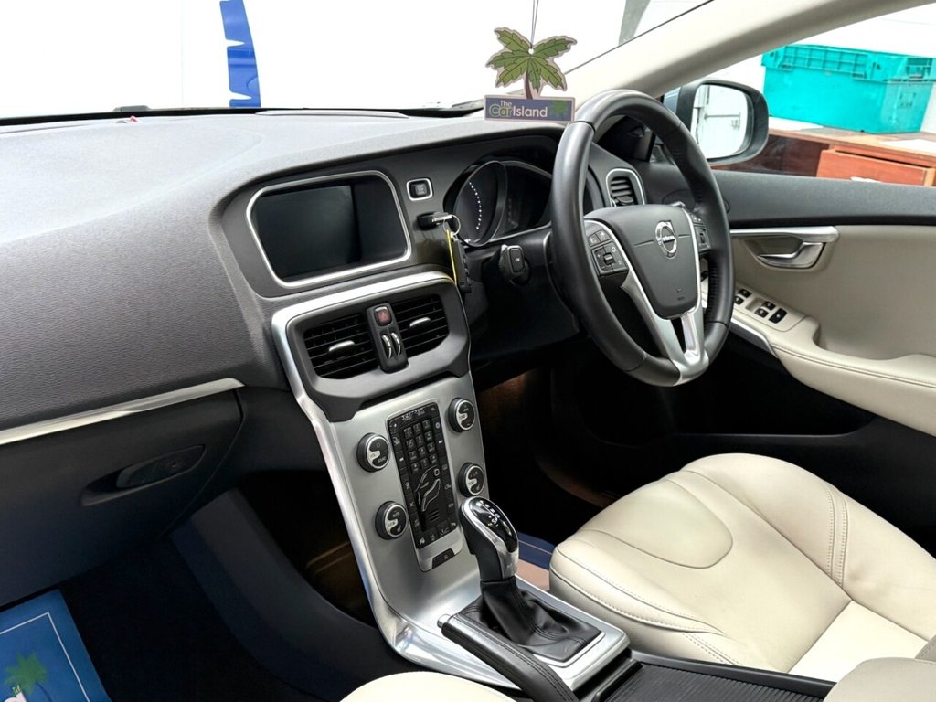 Used Volvo V40 2019 for sale - 76923357: Photo 4