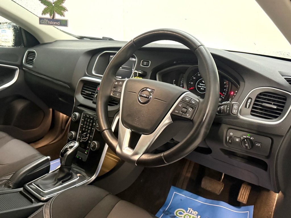 Used Volvo V40 2019 for sale - 77133573: Photo 14