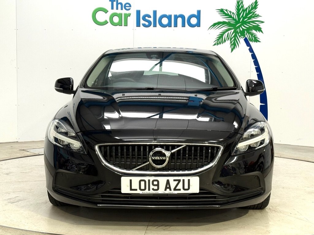 Used Volvo V40 2019 for sale - 77133573: Photo 2