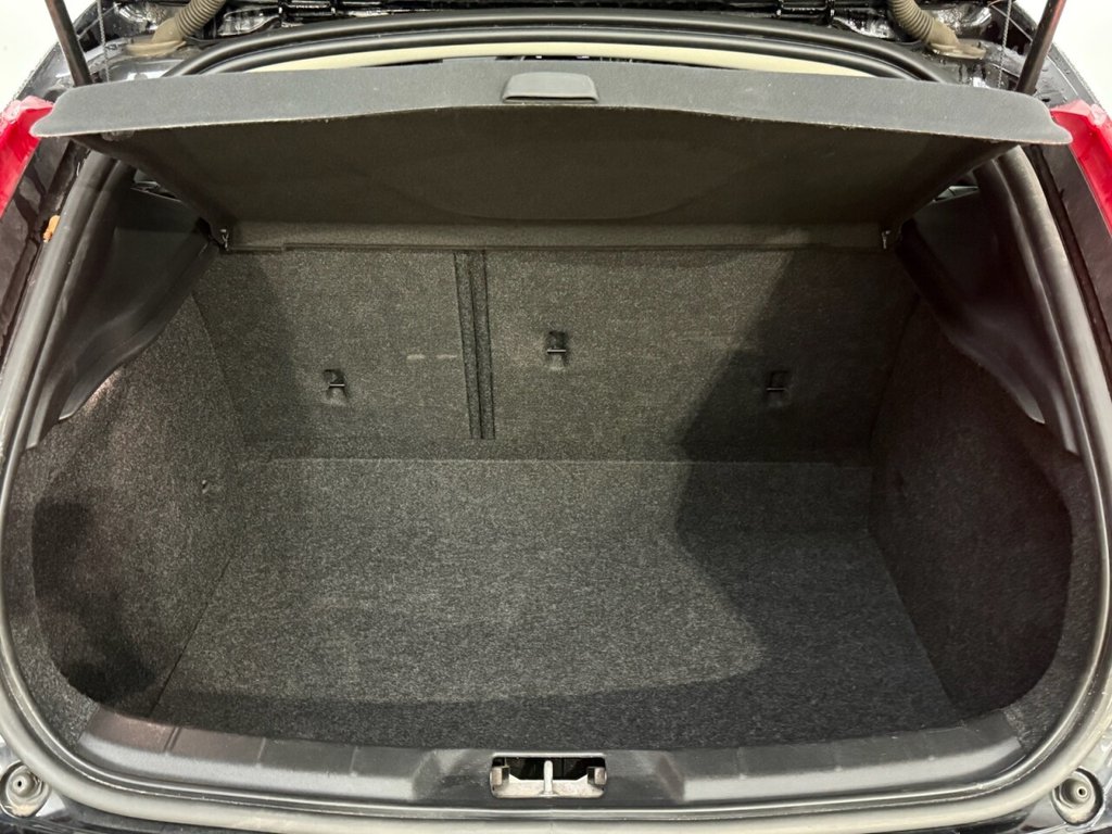 Used Volvo V40 2019 for sale - 77133573: Photo 31