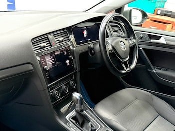 Used Volkswagen Golf 2019 for sale - 79385315: Photo