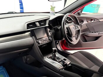 Used Honda Civic 2019 for sale - 76202896: Photo