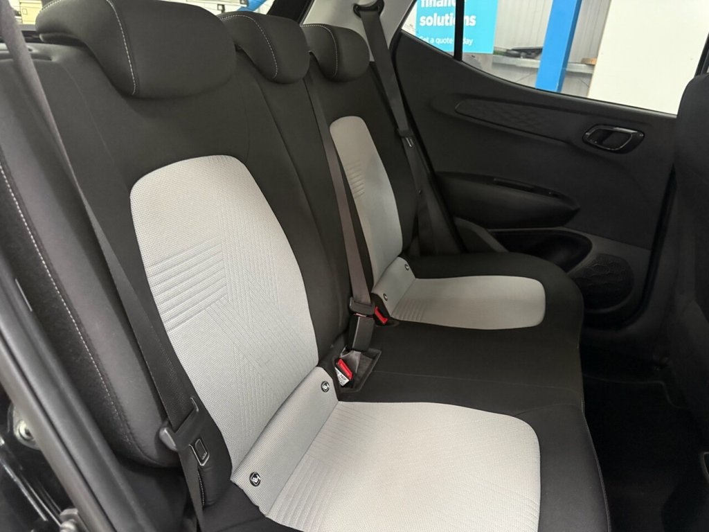 Used Hyundai i10 2020 for sale - 77200377: Photo 35