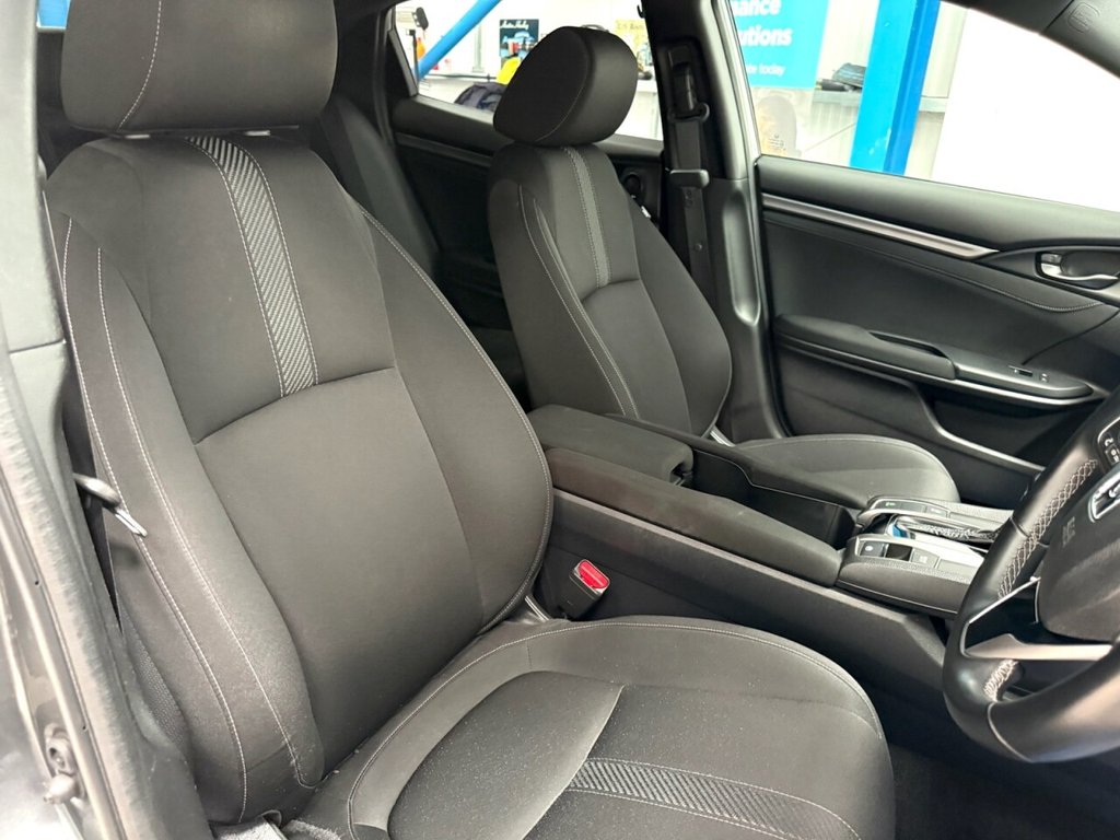 Used Honda Civic 2018 for sale - 77748329: Photo 17