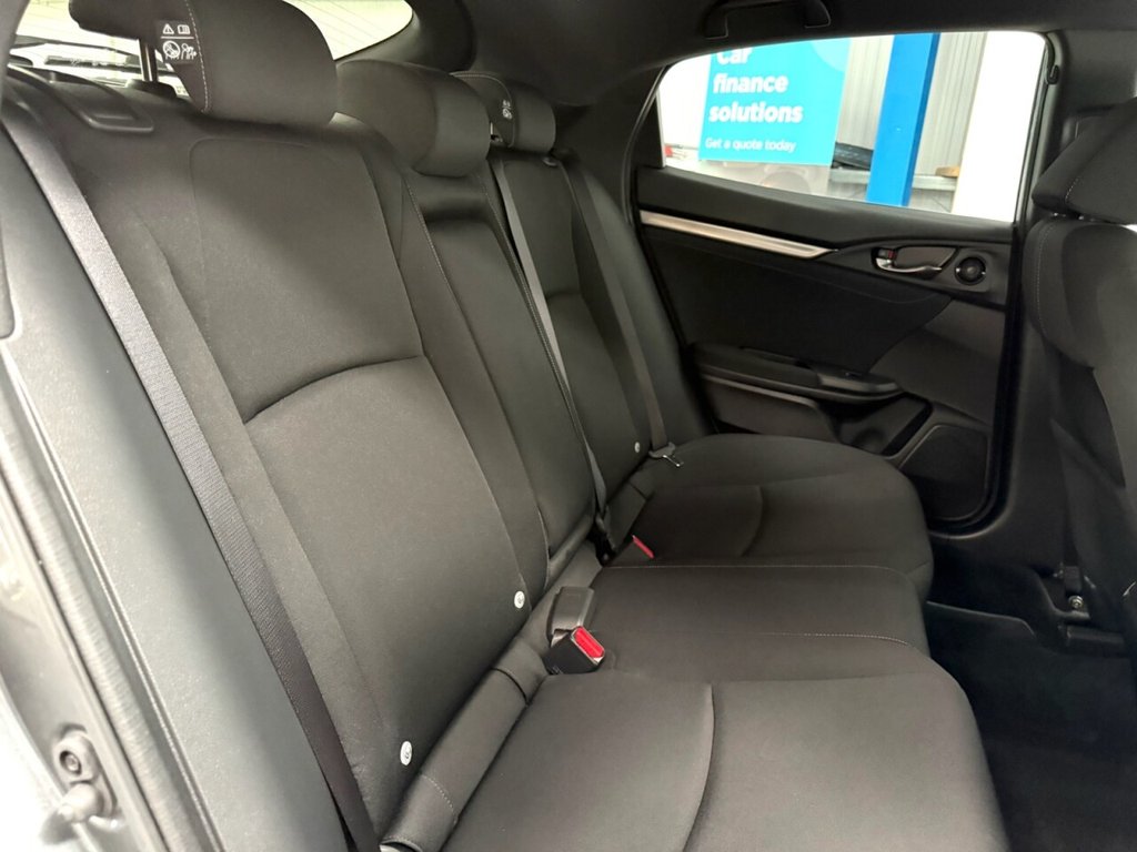 Used Honda Civic 2018 for sale - 77748329: Photo 31