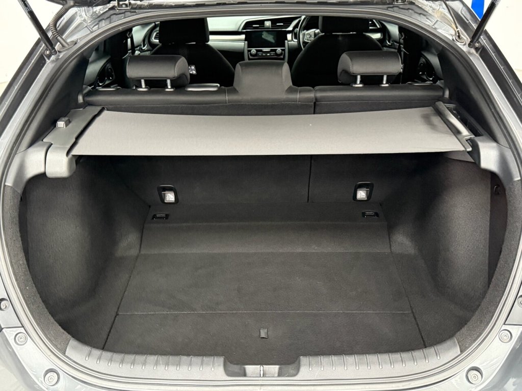 Used Honda Civic 2018 for sale - 77748329: Photo 33