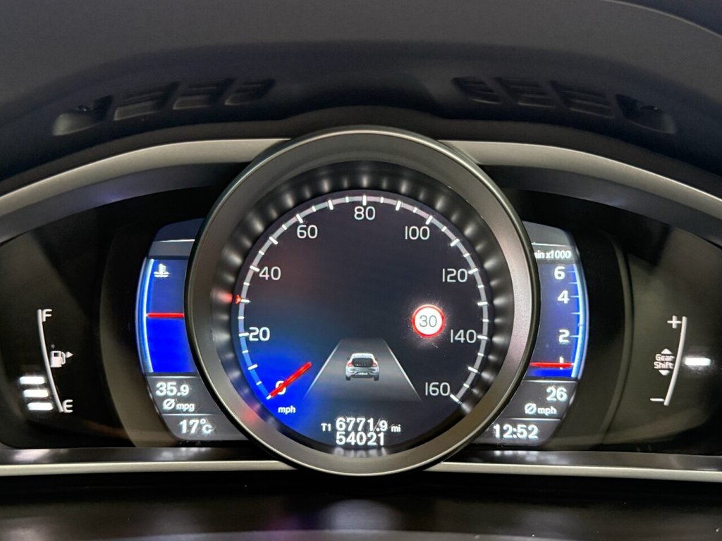 Used Volvo V40 2016 for sale - 75986591: Photo 22