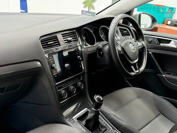 Used Volkswagen Golf 2017 for sale - 78413730: Photo