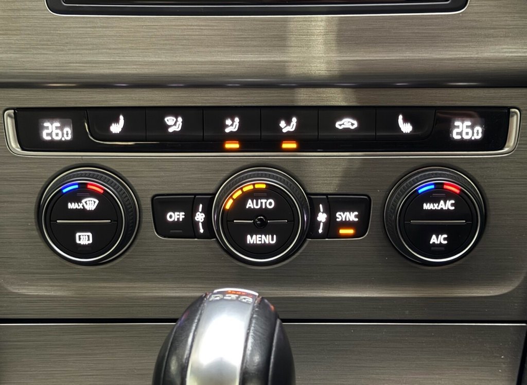 Used Volkswagen Golf 2017 for sale - 77276459: Photo 24