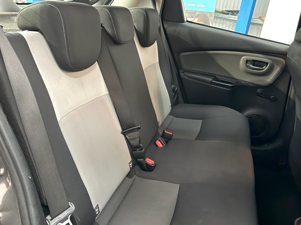 Used Toyota Yaris 2018 for sale - 77122319: Photo 30