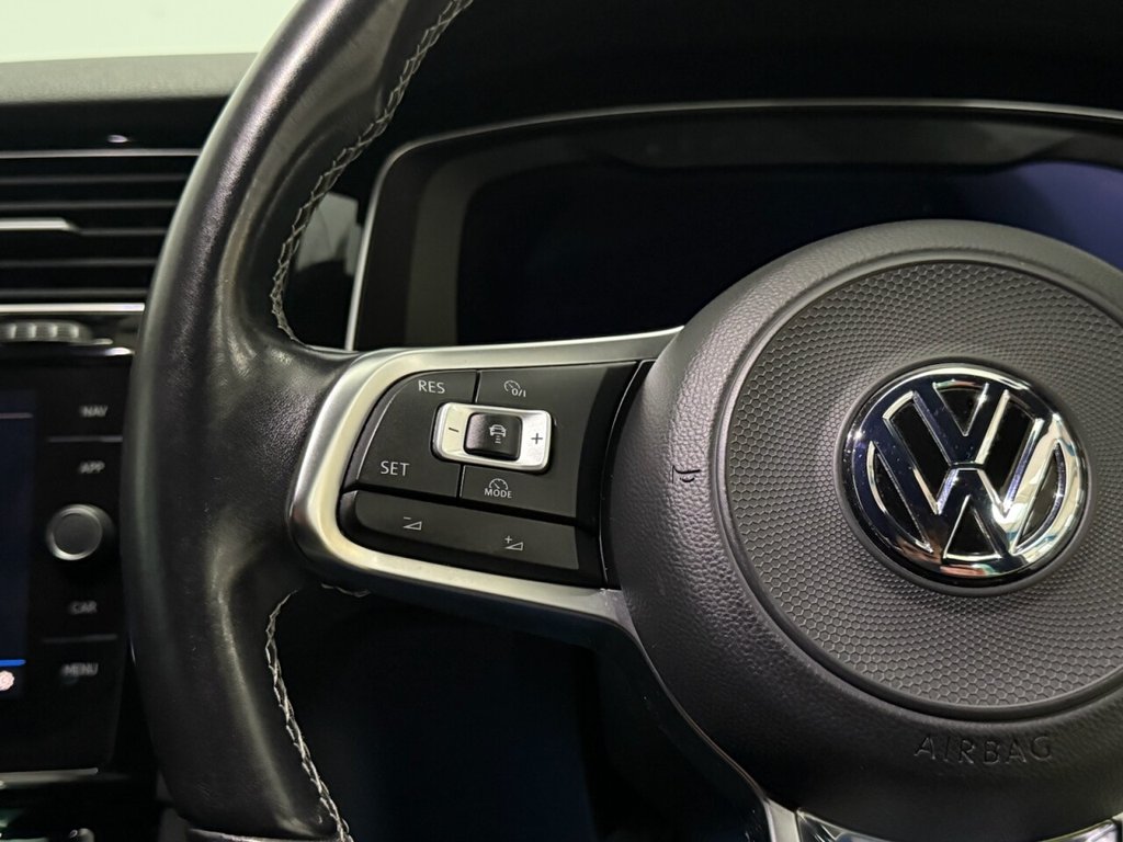 Used Volkswagen Golf 2017 for sale - 76470271: Photo 20