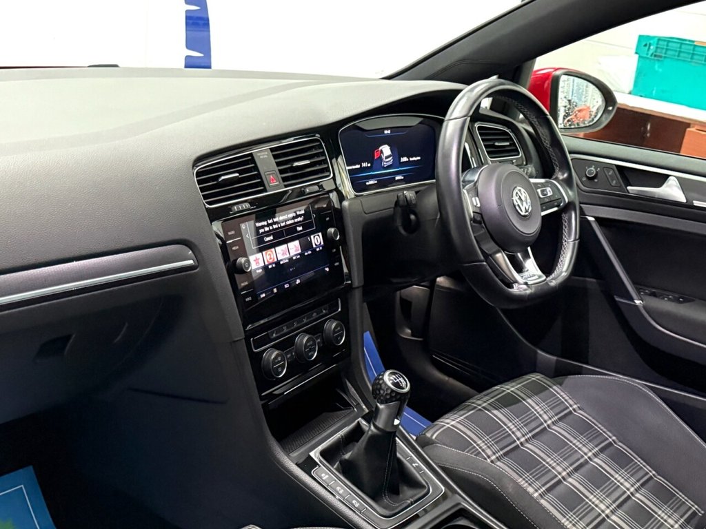 Used Volkswagen Golf 2017 for sale - 76470271: Photo 4